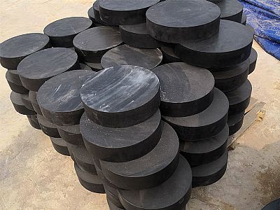 海南区板式橡胶支座由若干层橡胶片与薄钢板经加压硫化